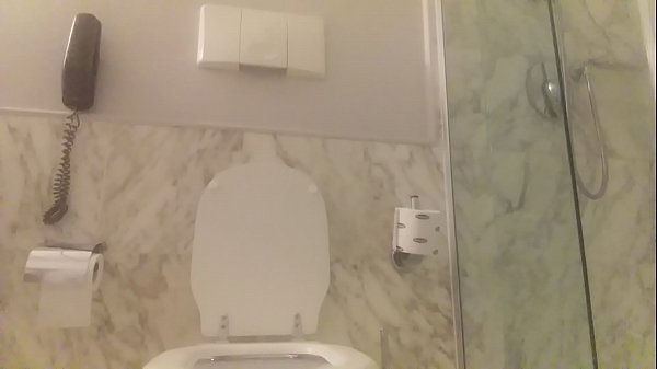Ve vaně se zrzkou.